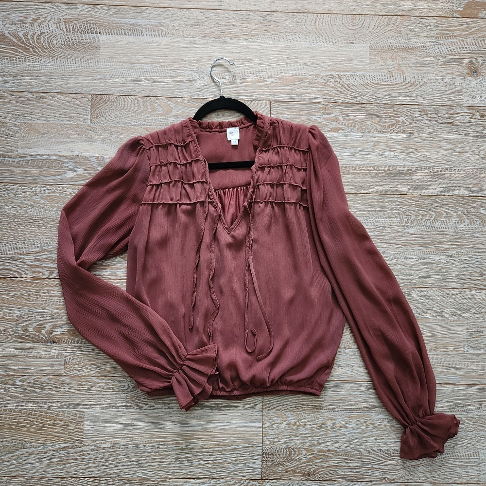 NWOT Ruffled blouse - Picture 5 of 5